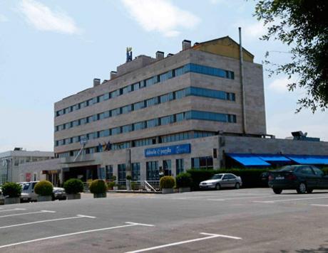 Hotel Silvota Lugo de Llanera Екстер'єр фото